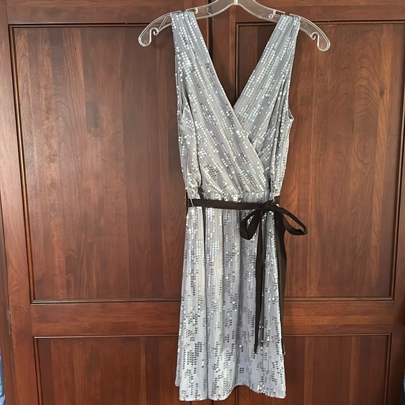 Express sequined sleeveless dress - Picture 1 of 3